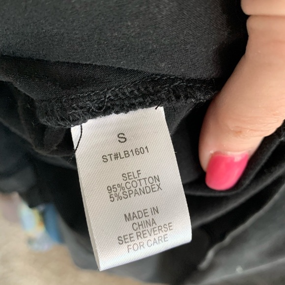 BETTER BE Black Capri Athleisure Pants small - Picture 3 of 5